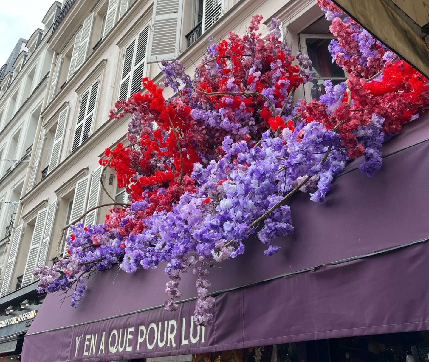 Y en a que pour lui Paris 2023 Décoration florale signée Deschamps